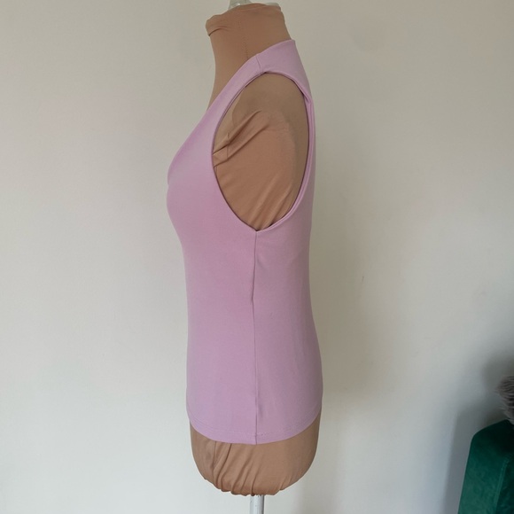 Susana Monaco Urban V-Neck Sleeveless Pink Lilac Vista Soft Tank Top EUC Size XS - Picture 3 of 7